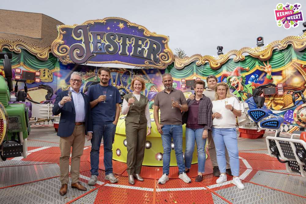Foto: 'Opening kermisattractie Jester 09'.